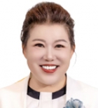 任 霞女士